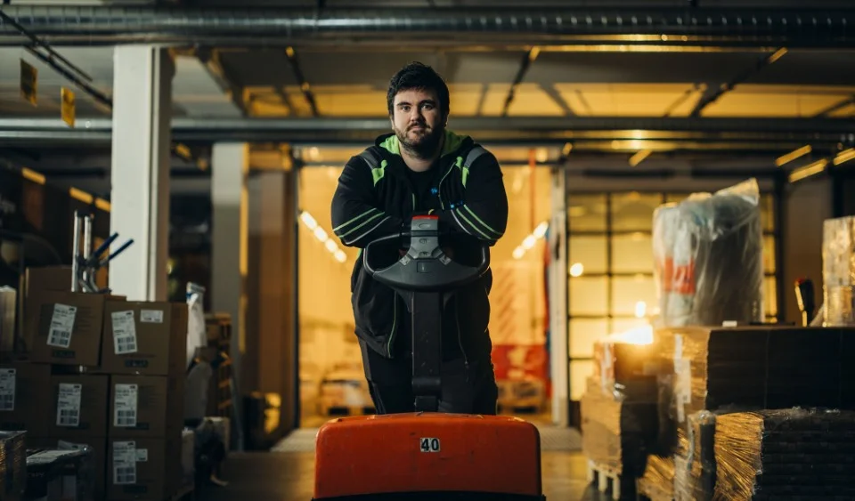 Elektrisk varebil fra Kjosavik Møbel