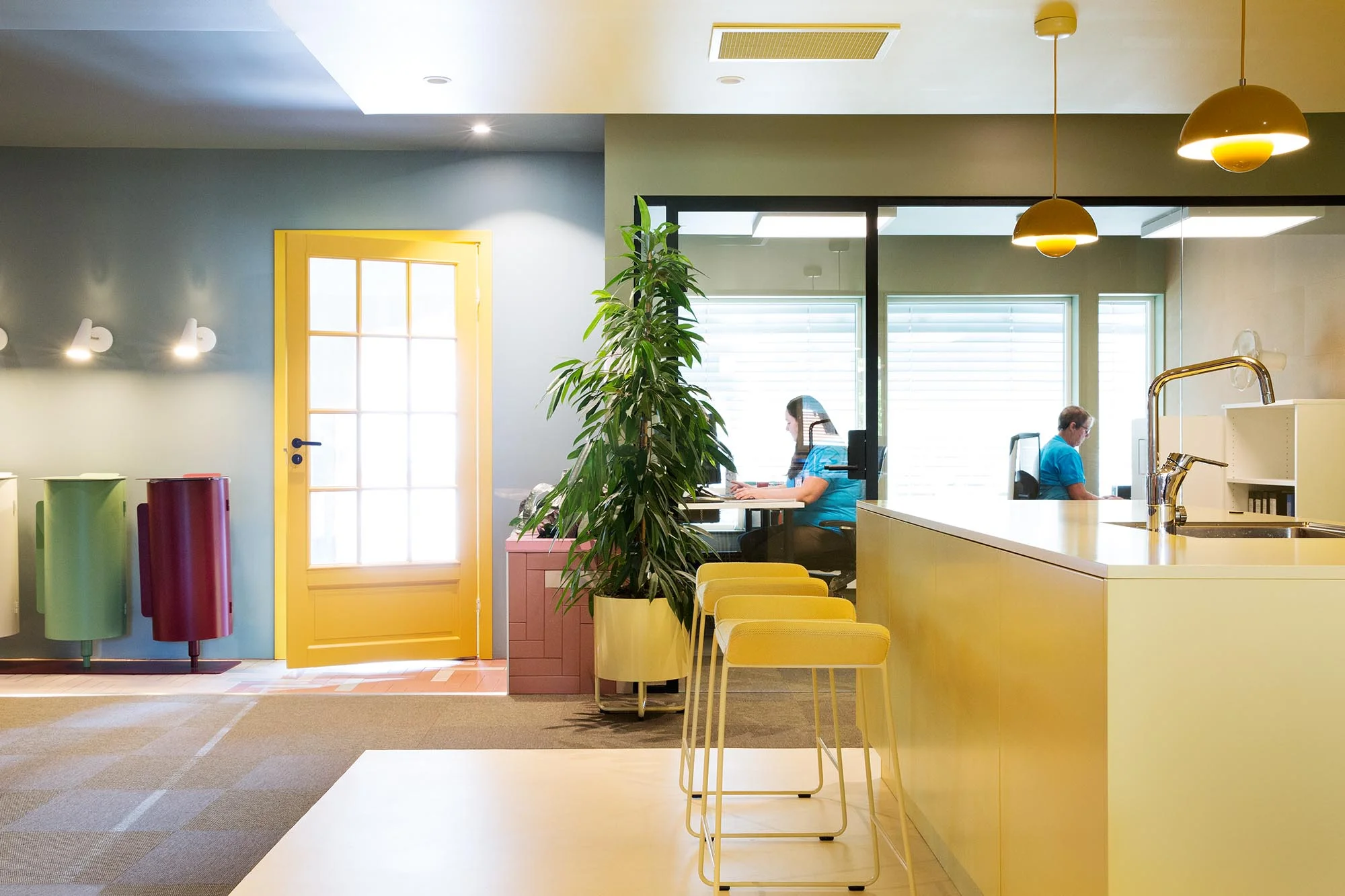 Møbler til administrasjonsbygget - Bilde 1