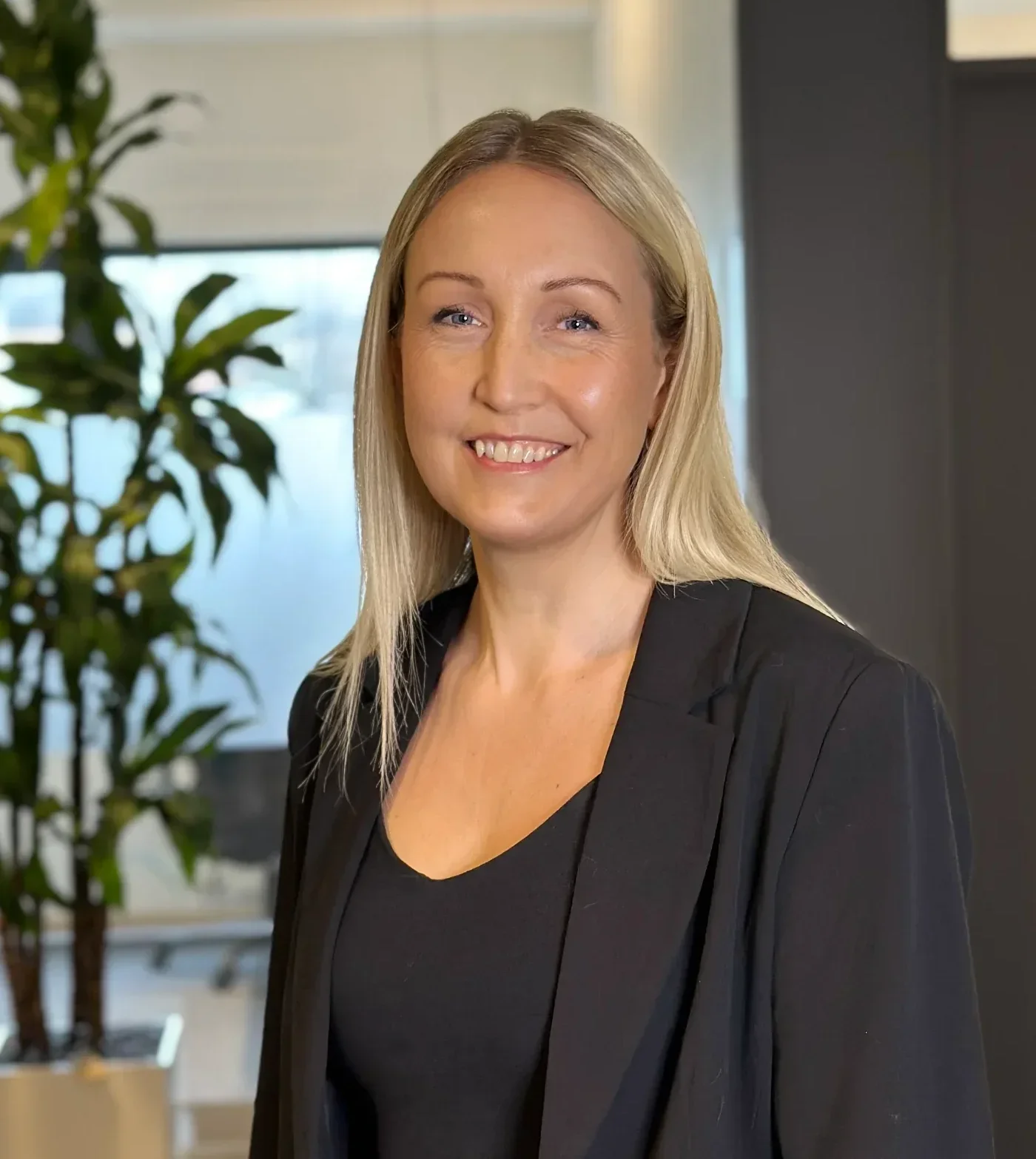 Cecilie Marie Hauge, AM hos Kjosavik Møbel